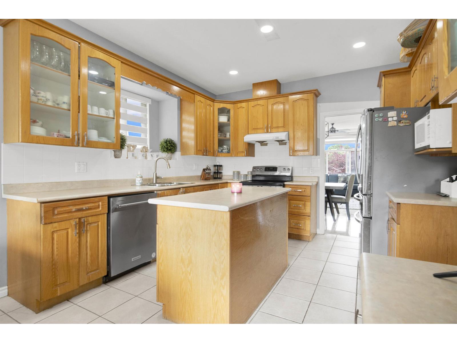 12462 93A AVENUE, Surrey