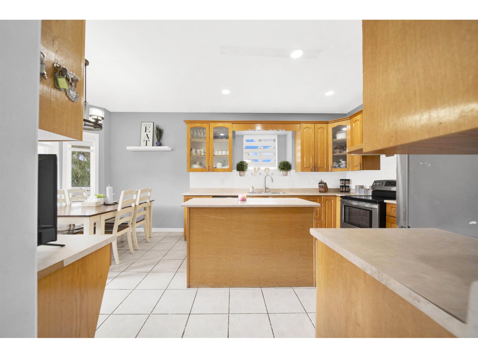 12462 93A AVENUE, Surrey