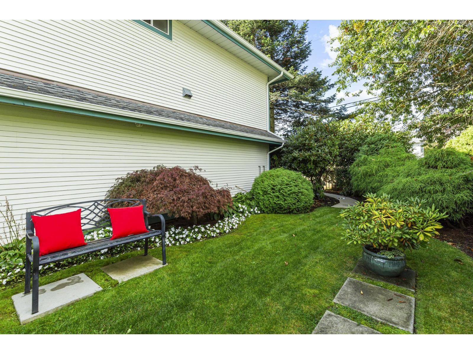 402 7500 COLUMBIA Street - photo 2