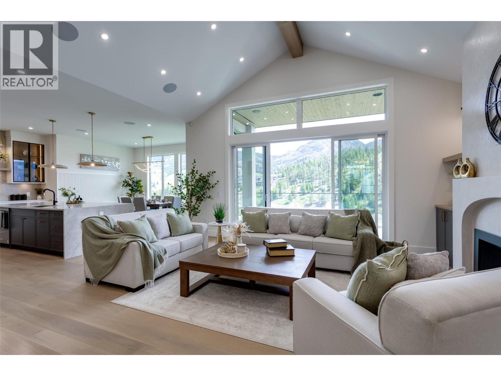  1017 Carnoustie Drive, Kelowna