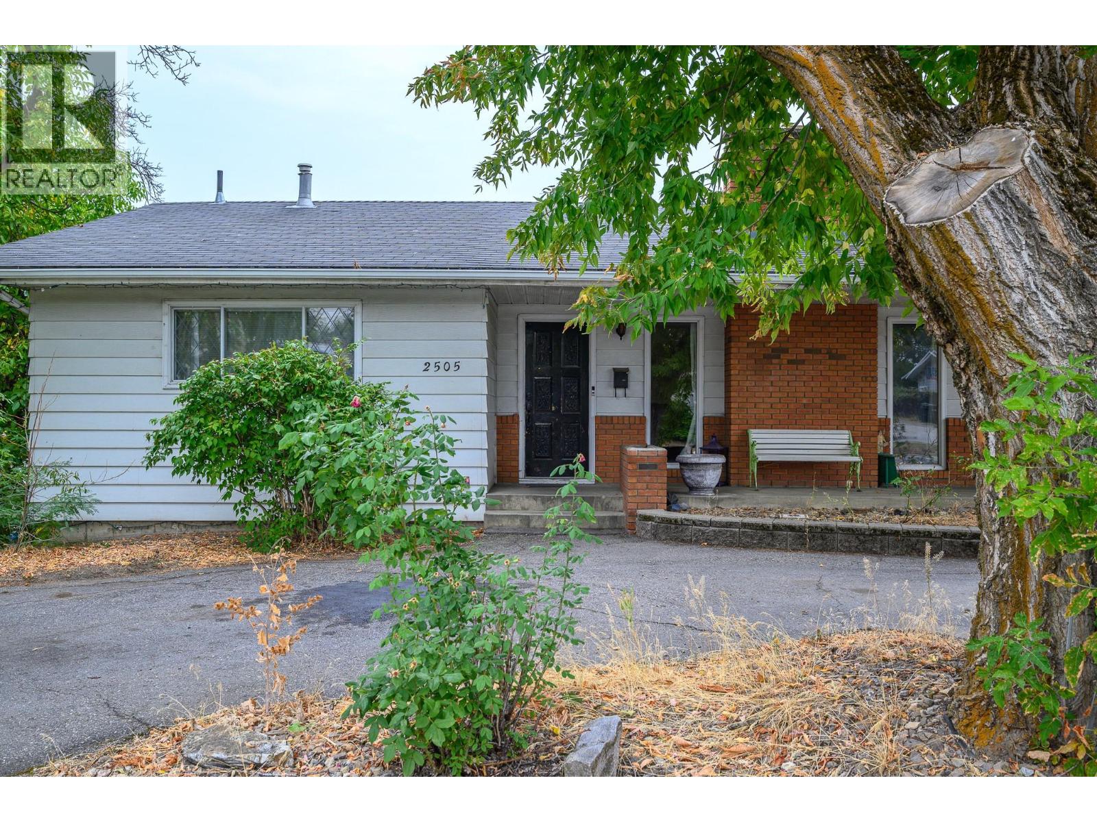  2505 18 Street, Vernon