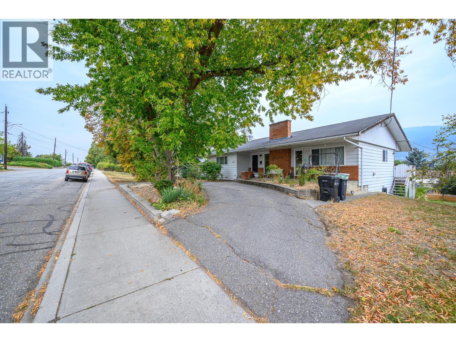  2505 18 Street, Vernon