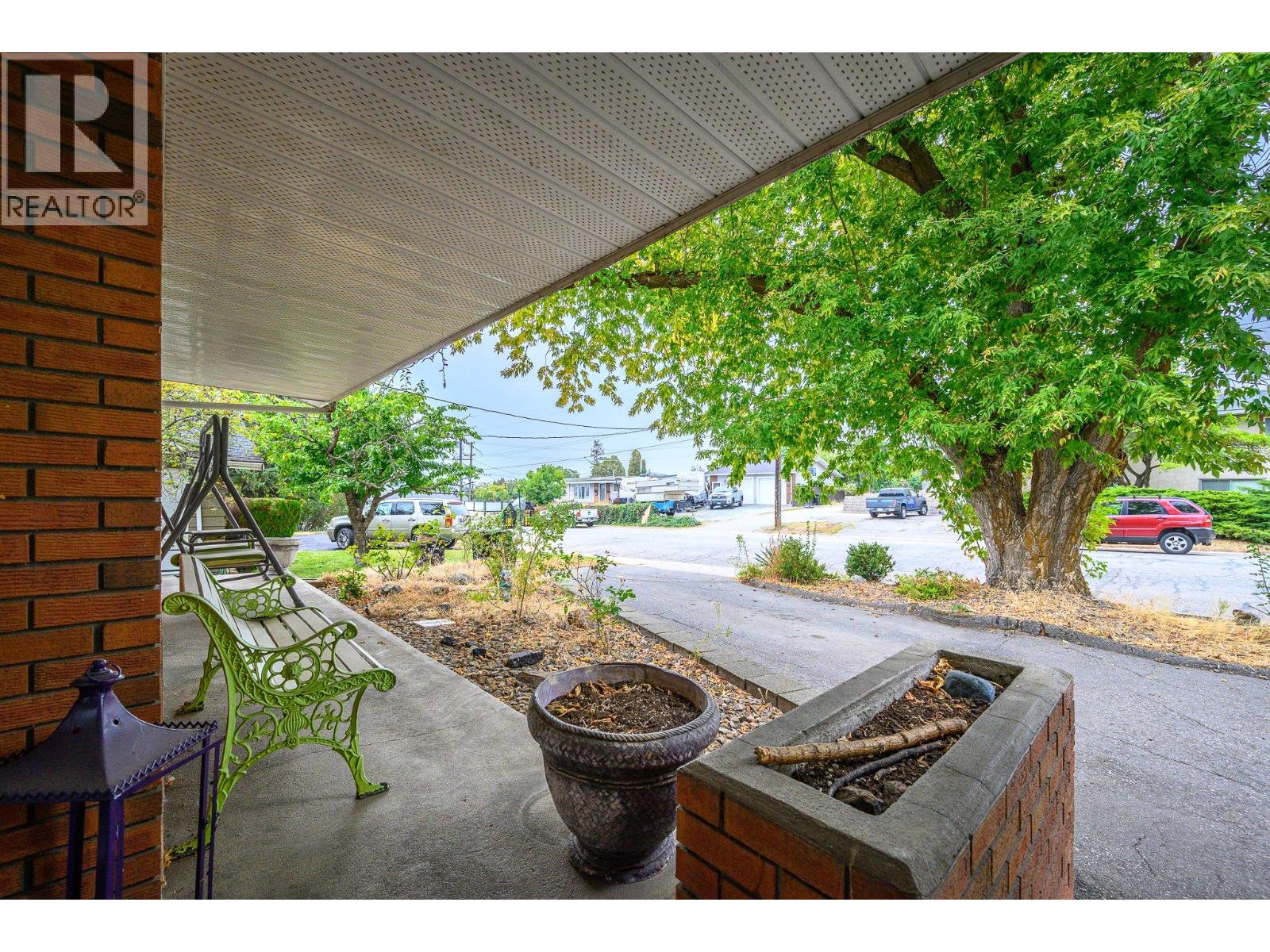  2505 18 Street, Vernon
