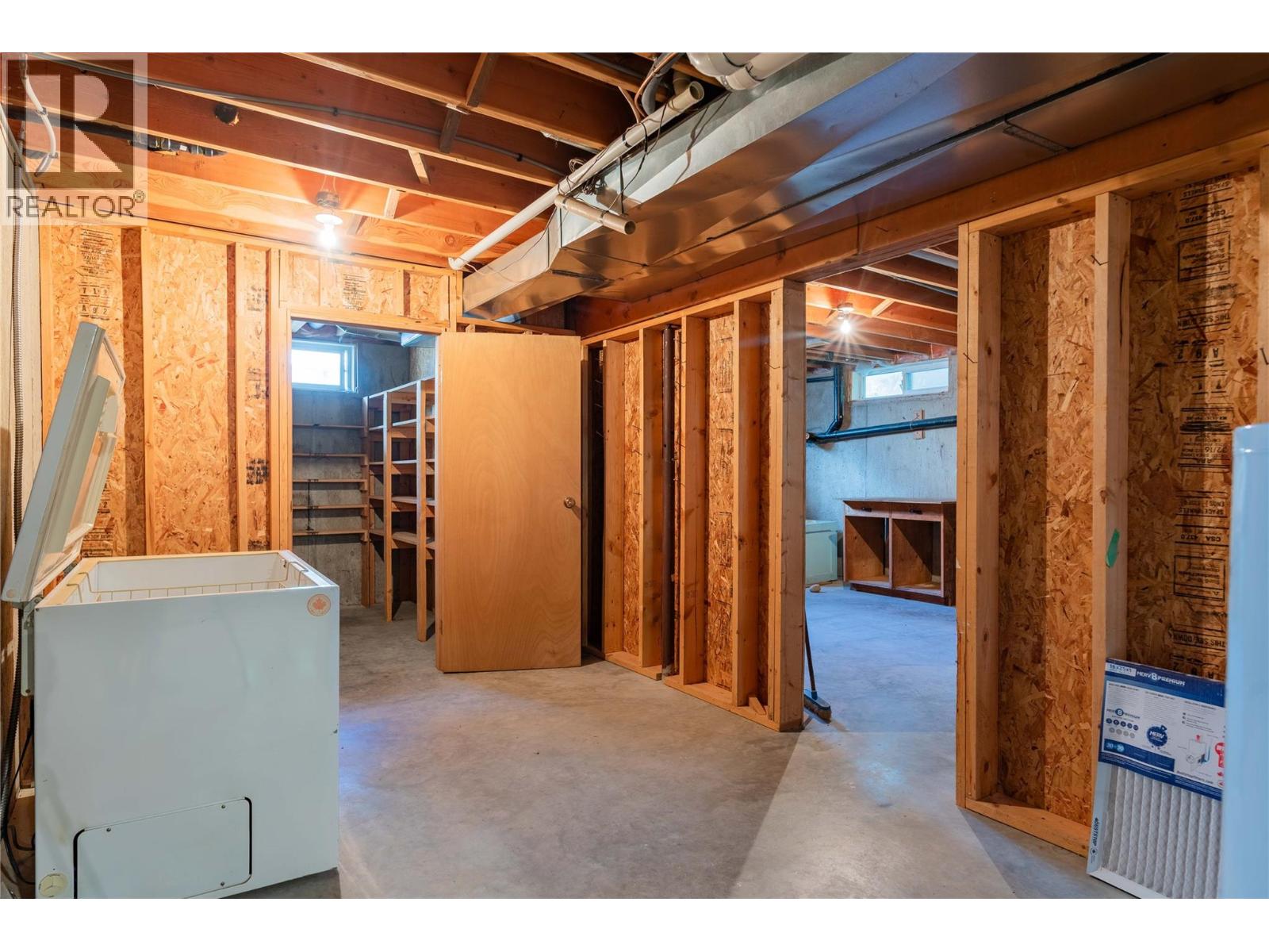 2718 Fir Drive, South Slocan
