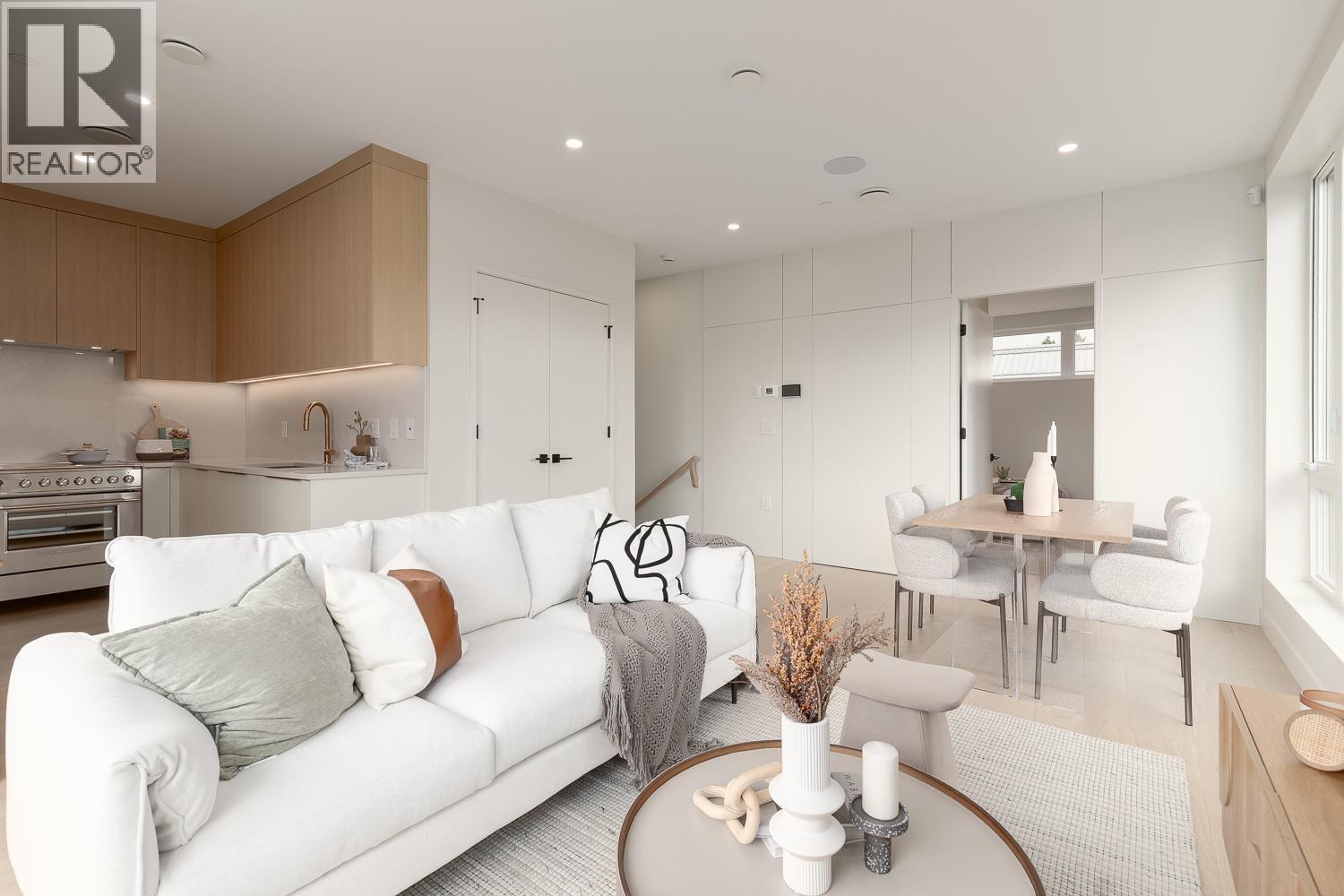 2652 E 38TH AVENUE, Vancouver