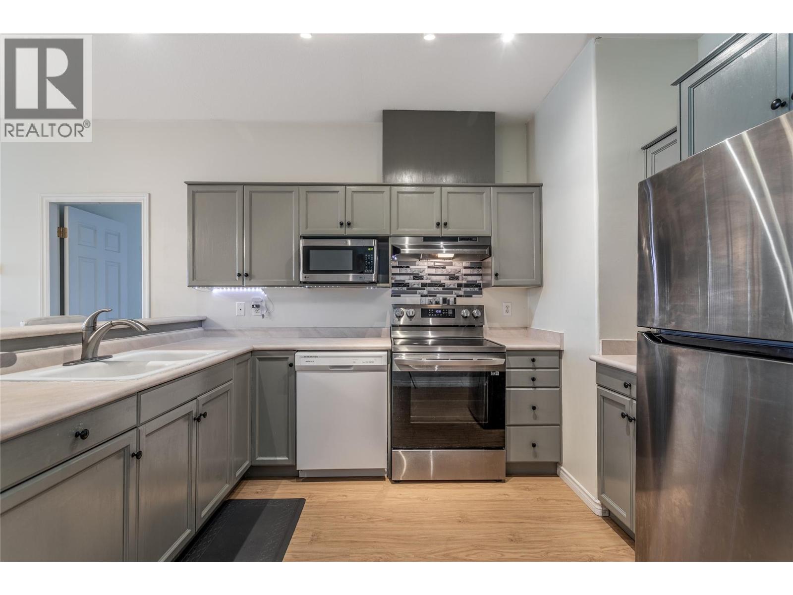 208 2388 Baron Road, Kelowna