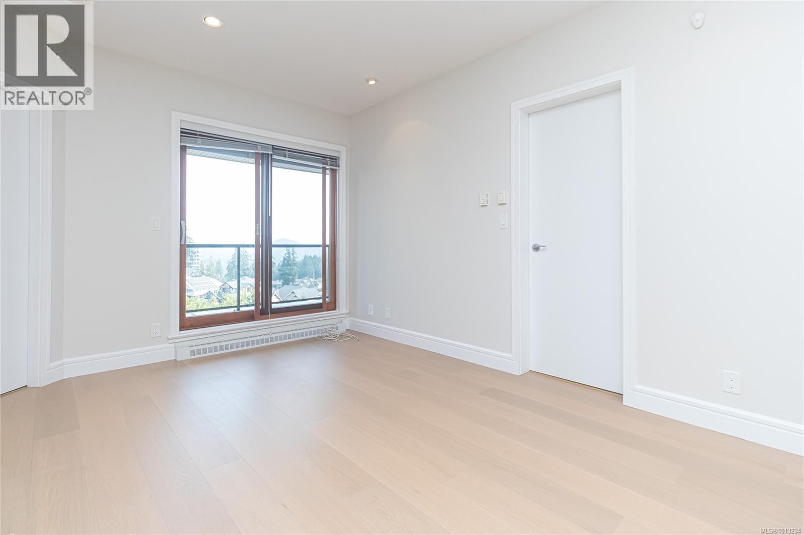 303 1325 Bear Mountain Parkway, Langford