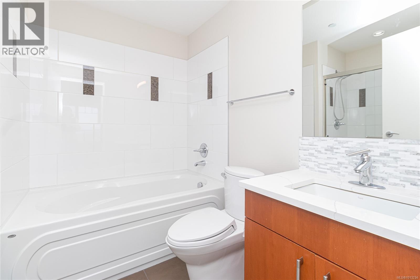 303 1325 Bear Mountain Parkway, Langford
