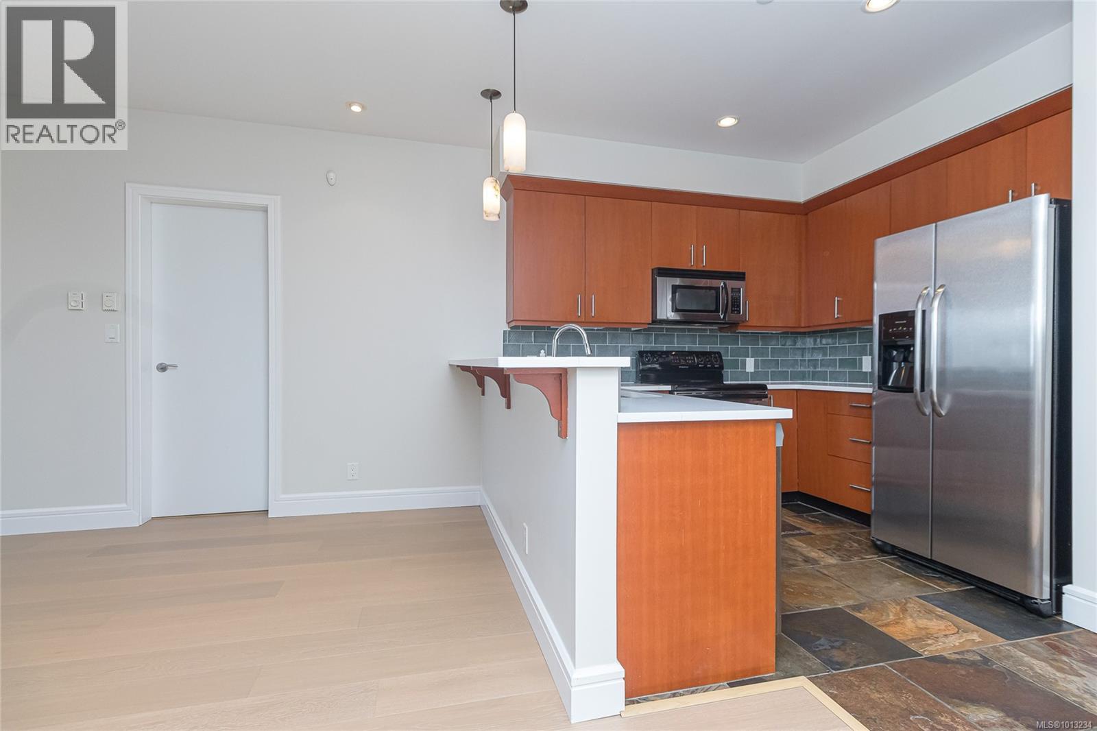 303 1325 Bear Mountain Parkway, Langford