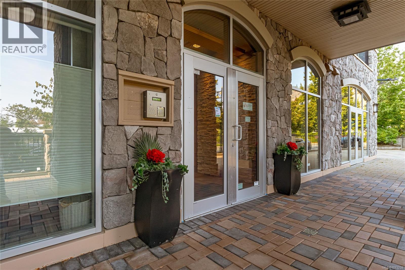 303 1325 Bear Mountain Parkway, Langford