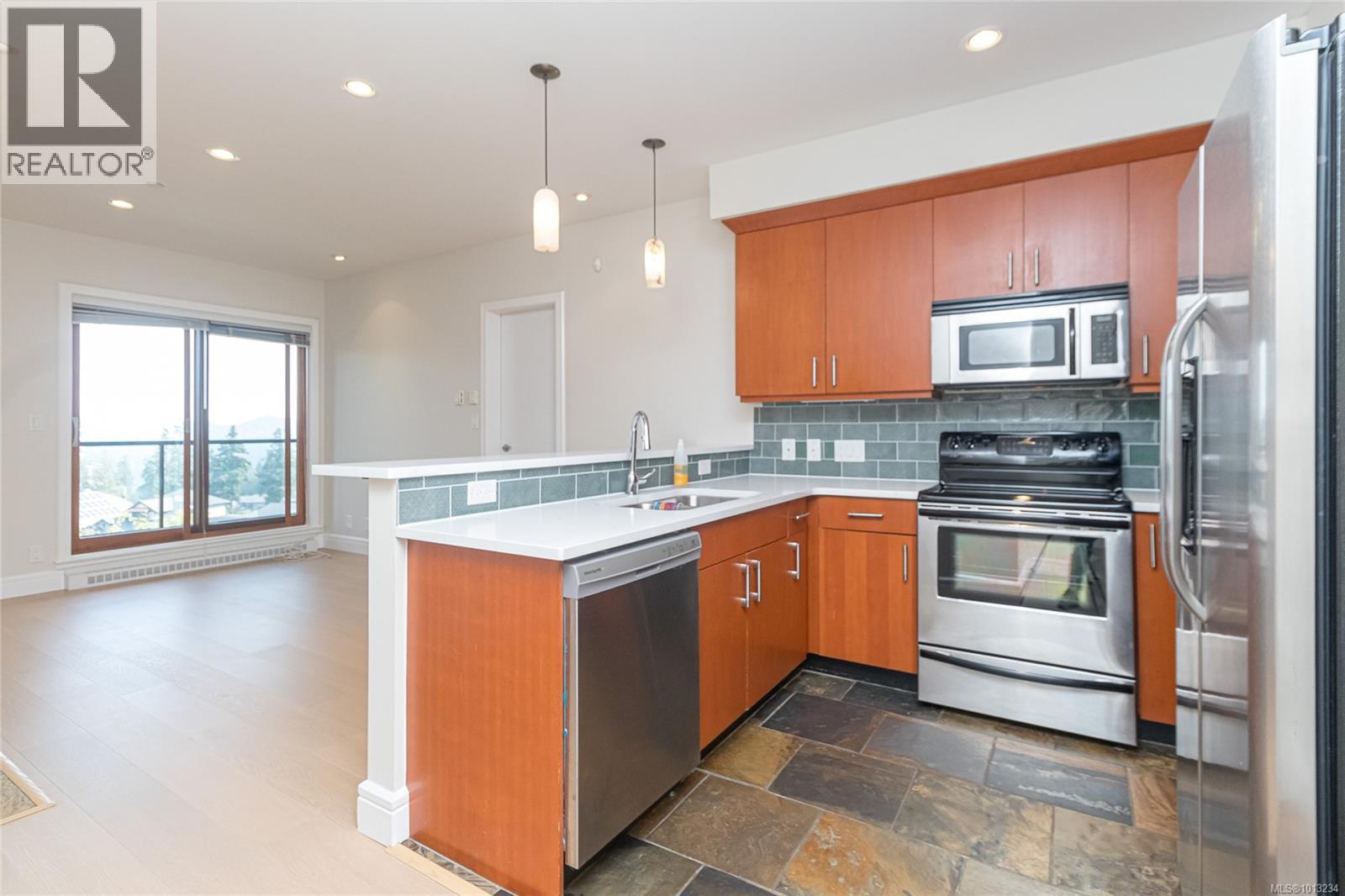 303 1325 Bear Mountain Parkway, Langford
