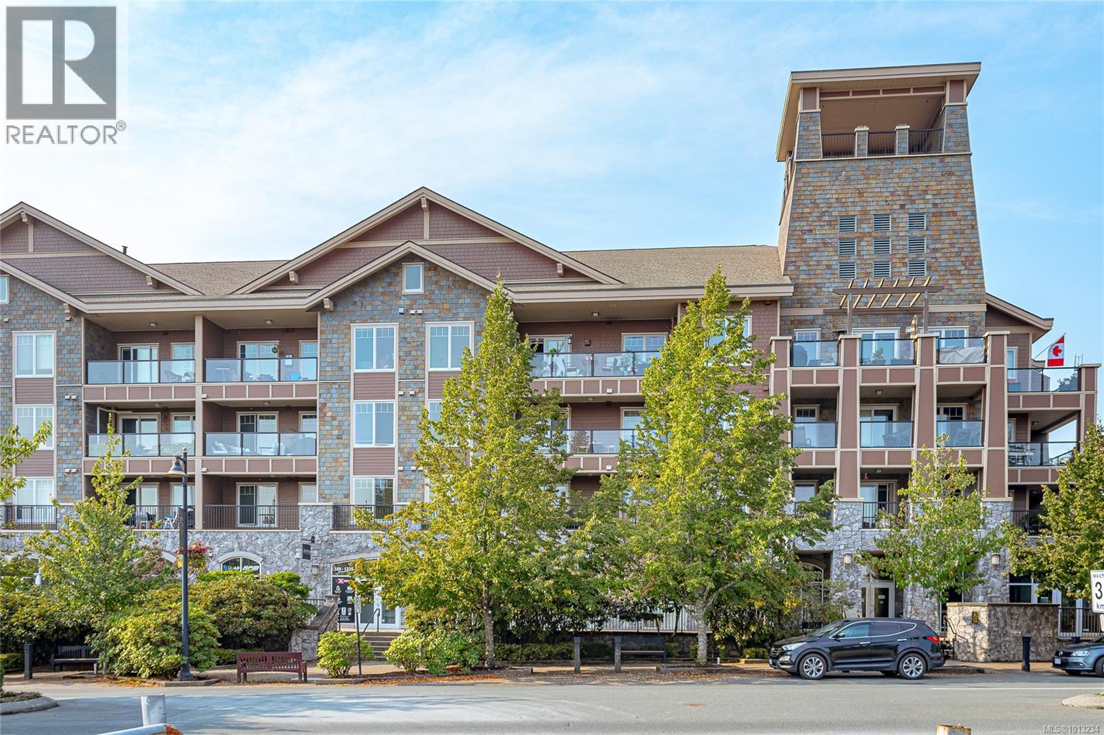 303 1325 Bear Mountain Parkway, Langford