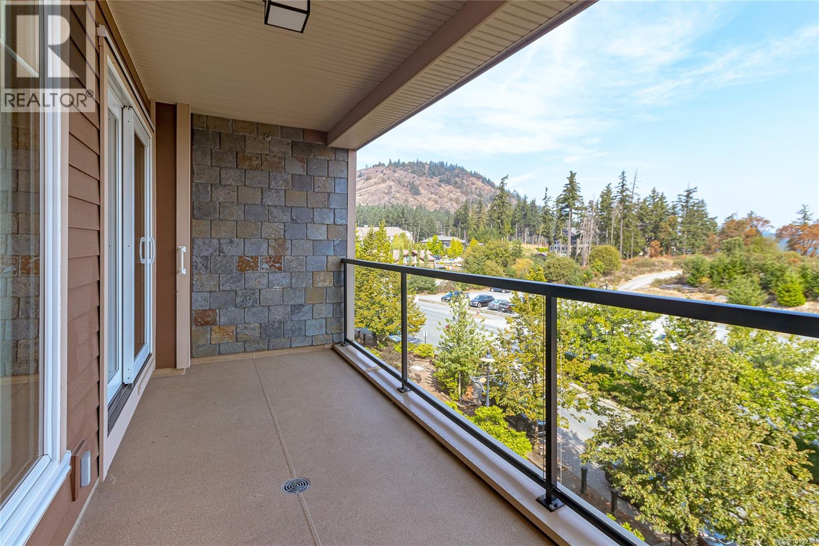 303 1325 Bear Mountain Parkway, Langford