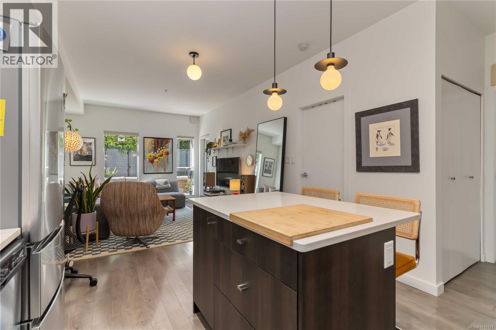 217 767 Tyee Road, Victoria