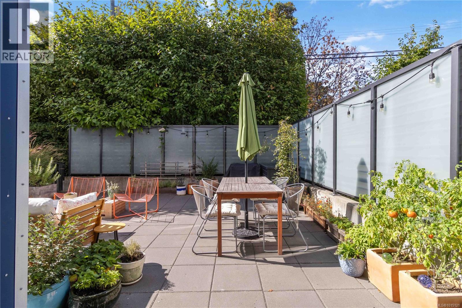 217 767 Tyee Road, Victoria