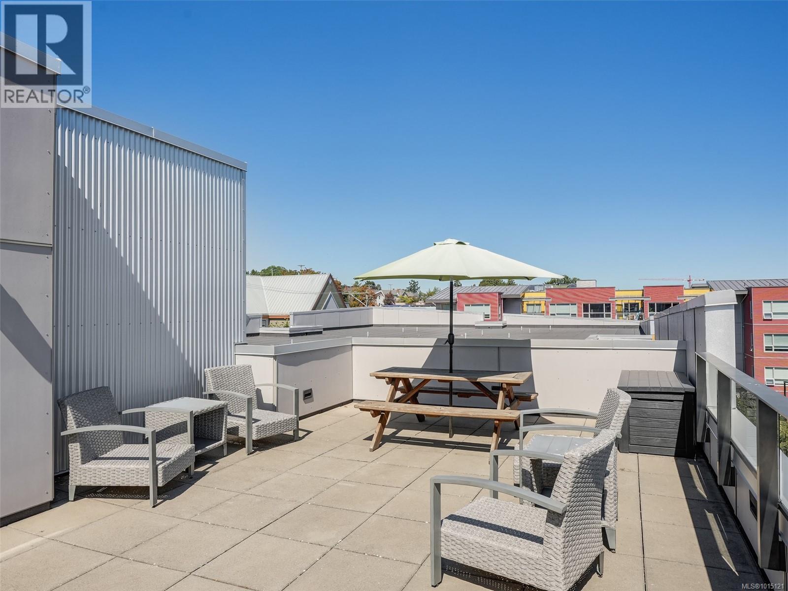 217 767 Tyee Road, Victoria
