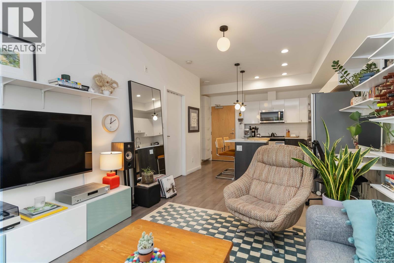 217 767 Tyee Road, Victoria