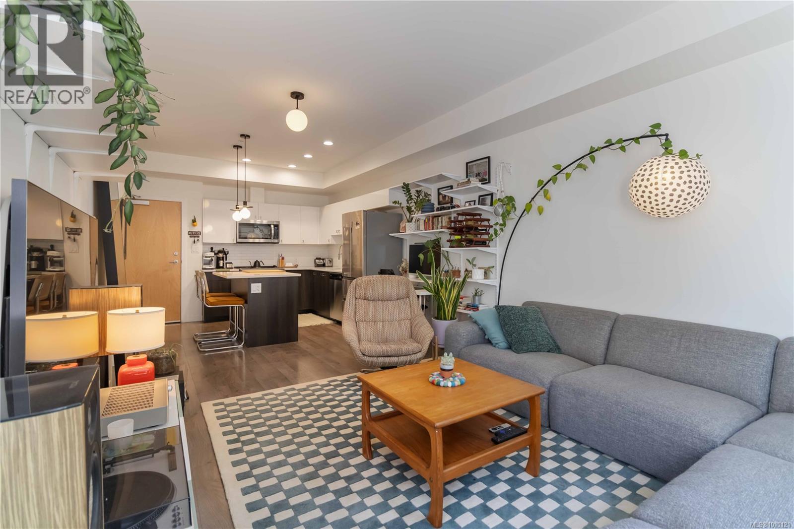217 767 Tyee Road, Victoria