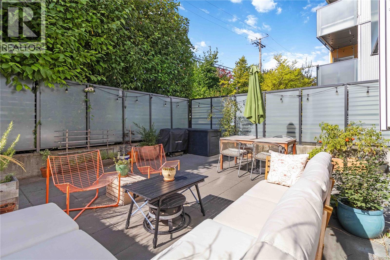 217 767 Tyee Road, Victoria