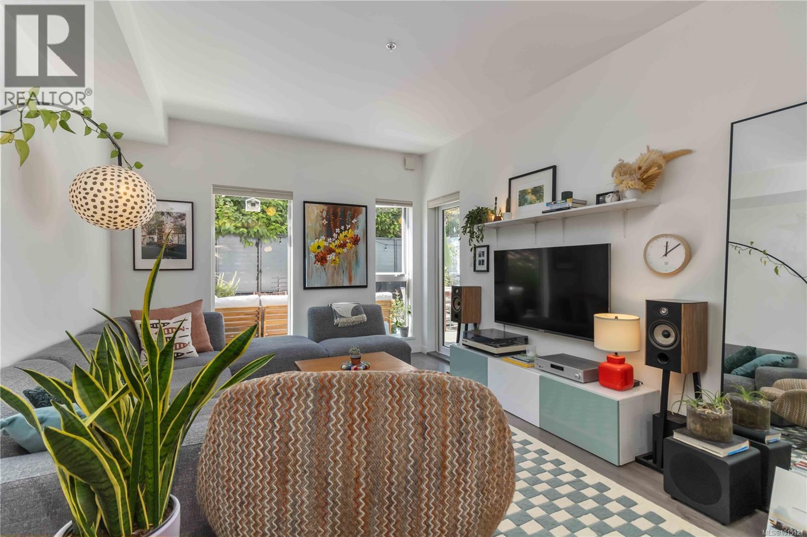 217 767 Tyee Road, Victoria