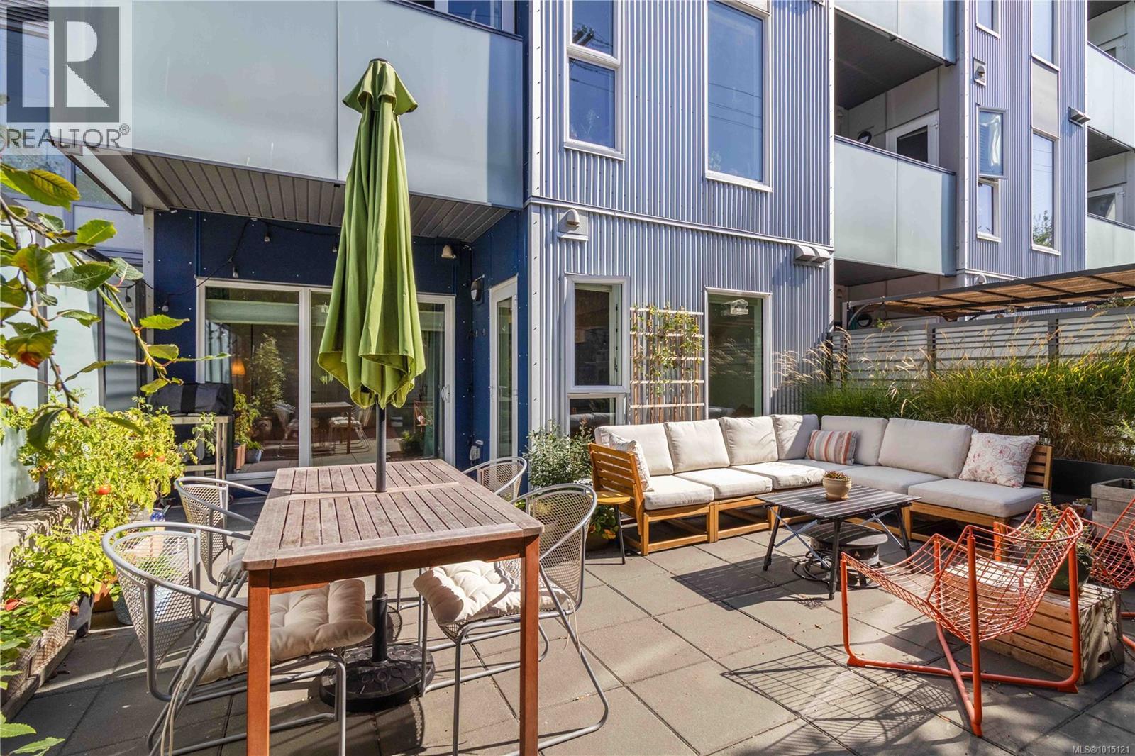 217 767 Tyee Road, Victoria