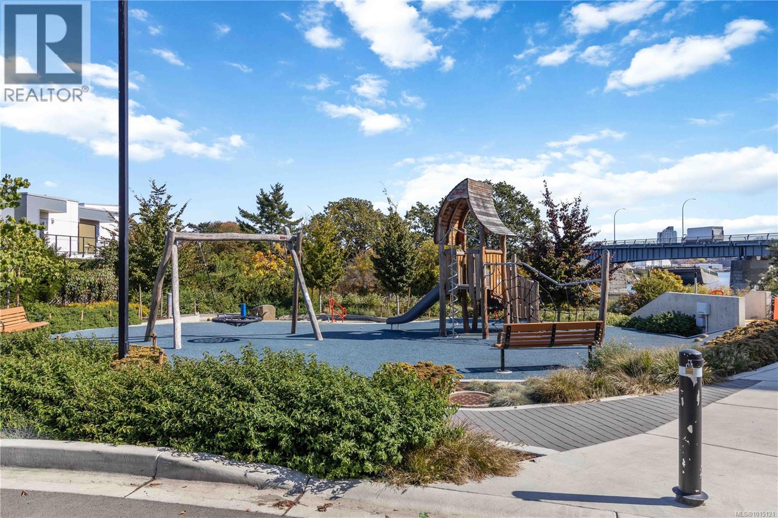 217 767 Tyee Road, Victoria