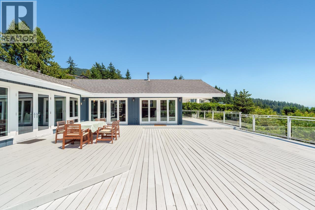 4111 BURKEHILL ROAD, West Vancouver