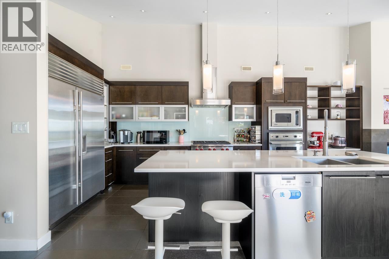 4111 BURKEHILL ROAD, West Vancouver