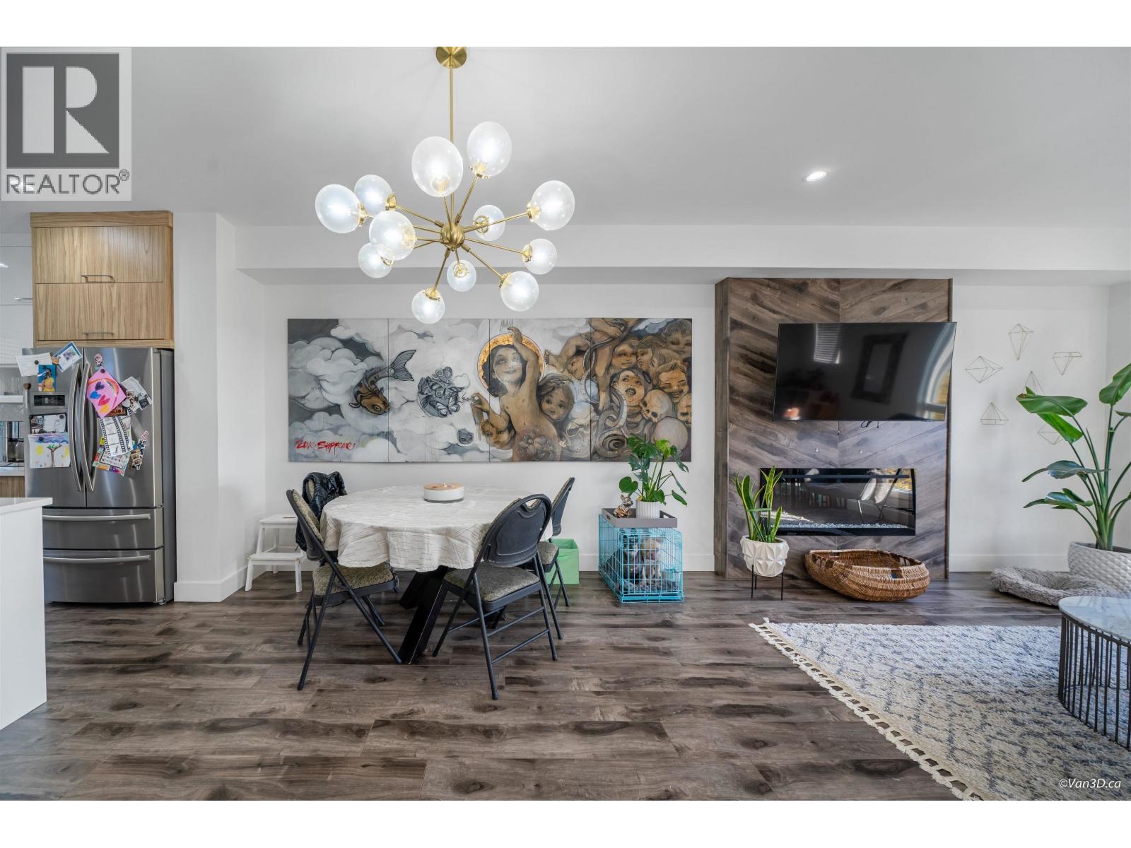 102 3423 ROXTON AVENUE, Coquitlam