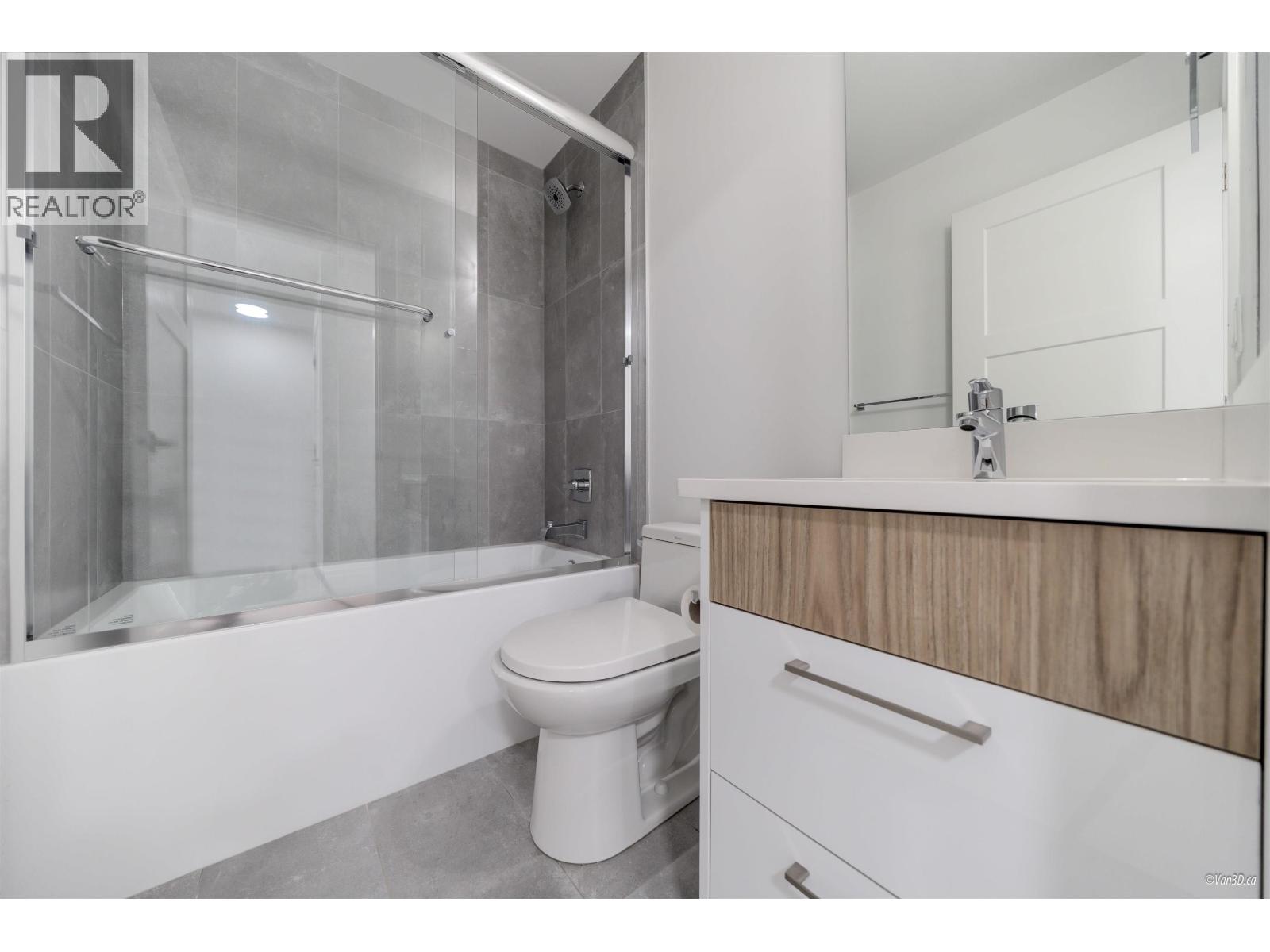 102 3423 ROXTON AVENUE, Coquitlam