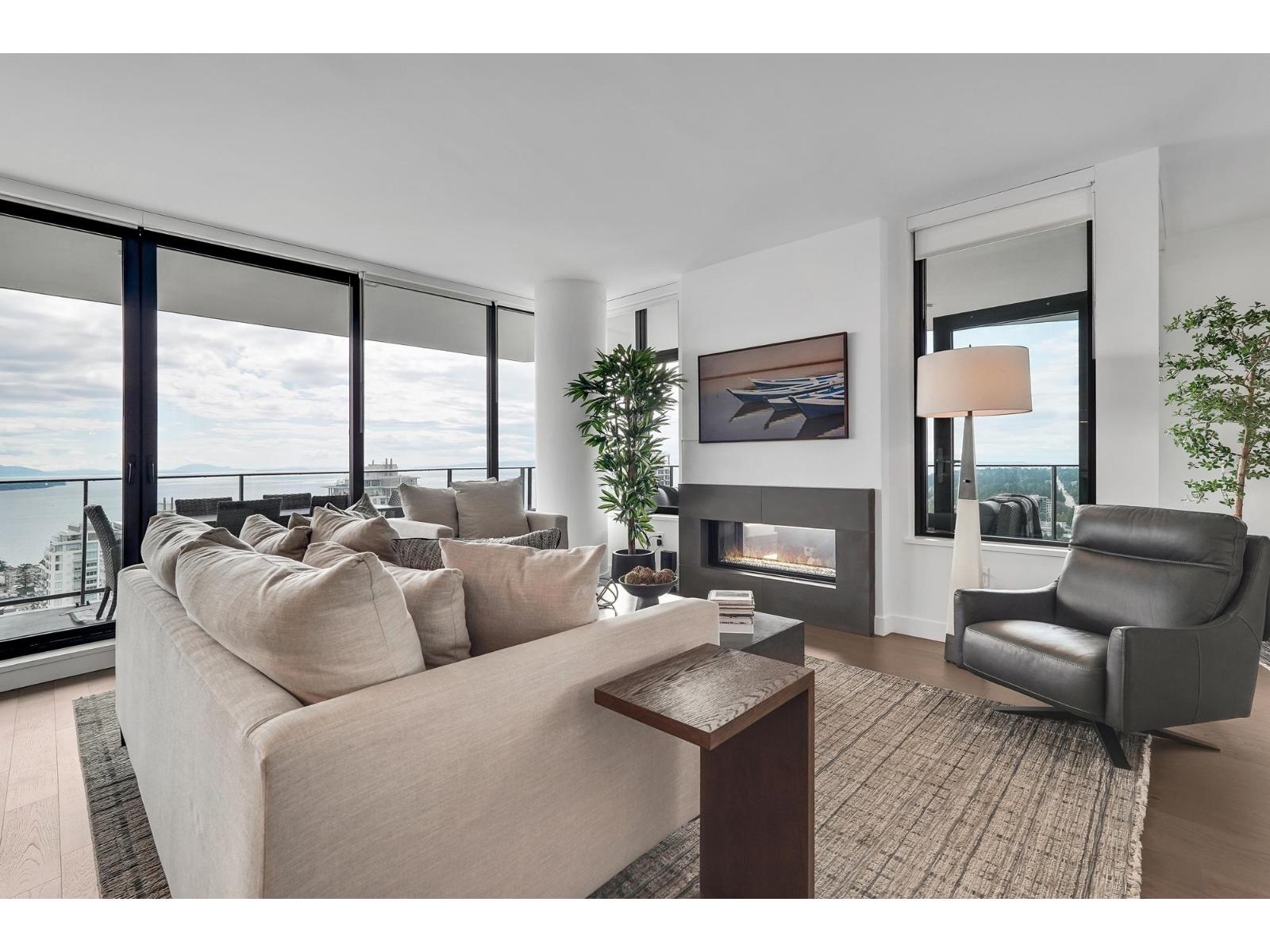 2305 1588 JOHNSTON ROAD, White Rock