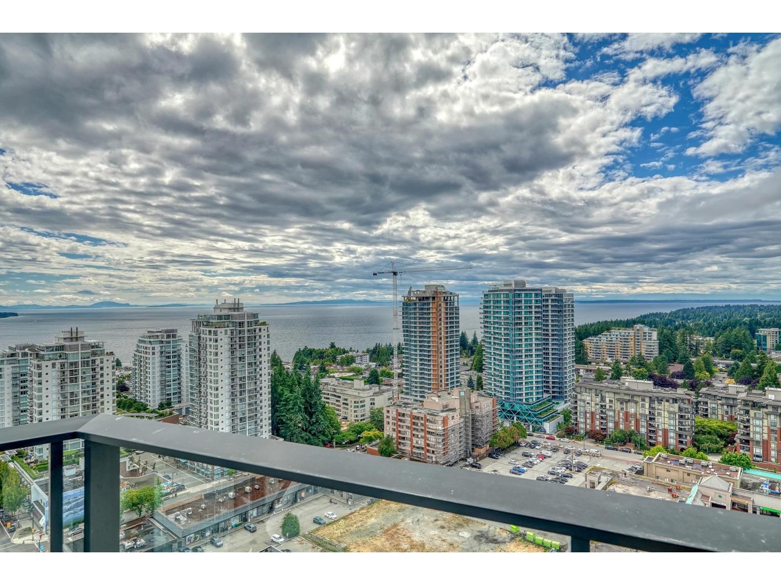 2305 1588 JOHNSTON ROAD, White Rock