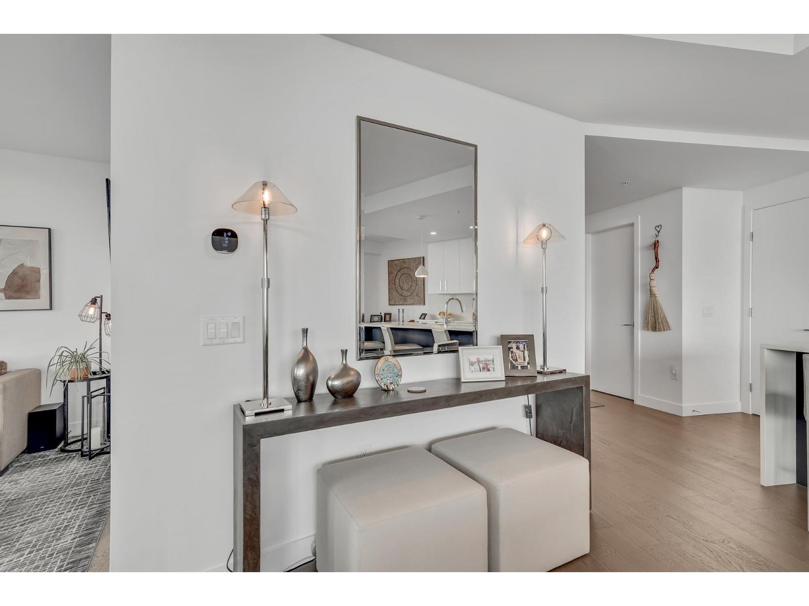 2305 1588 JOHNSTON ROAD, White Rock