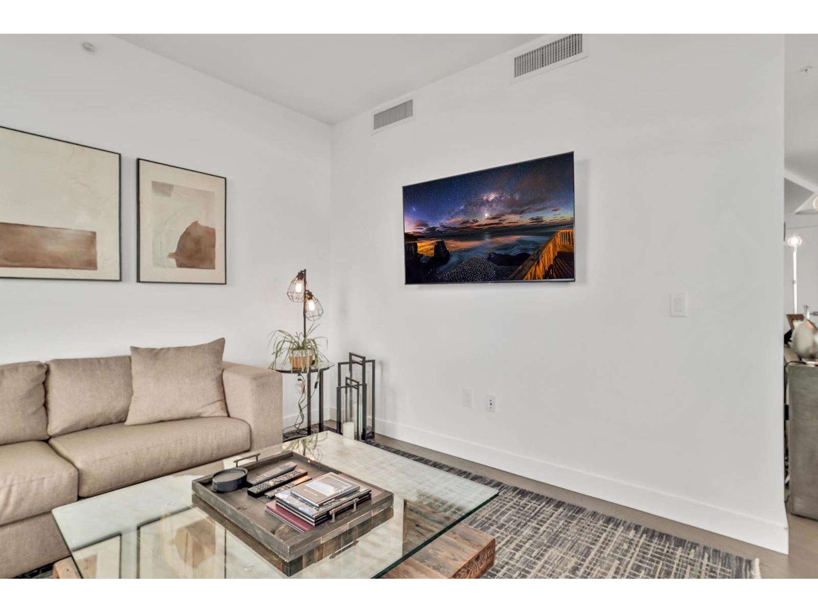 2305 1588 JOHNSTON ROAD, White Rock
