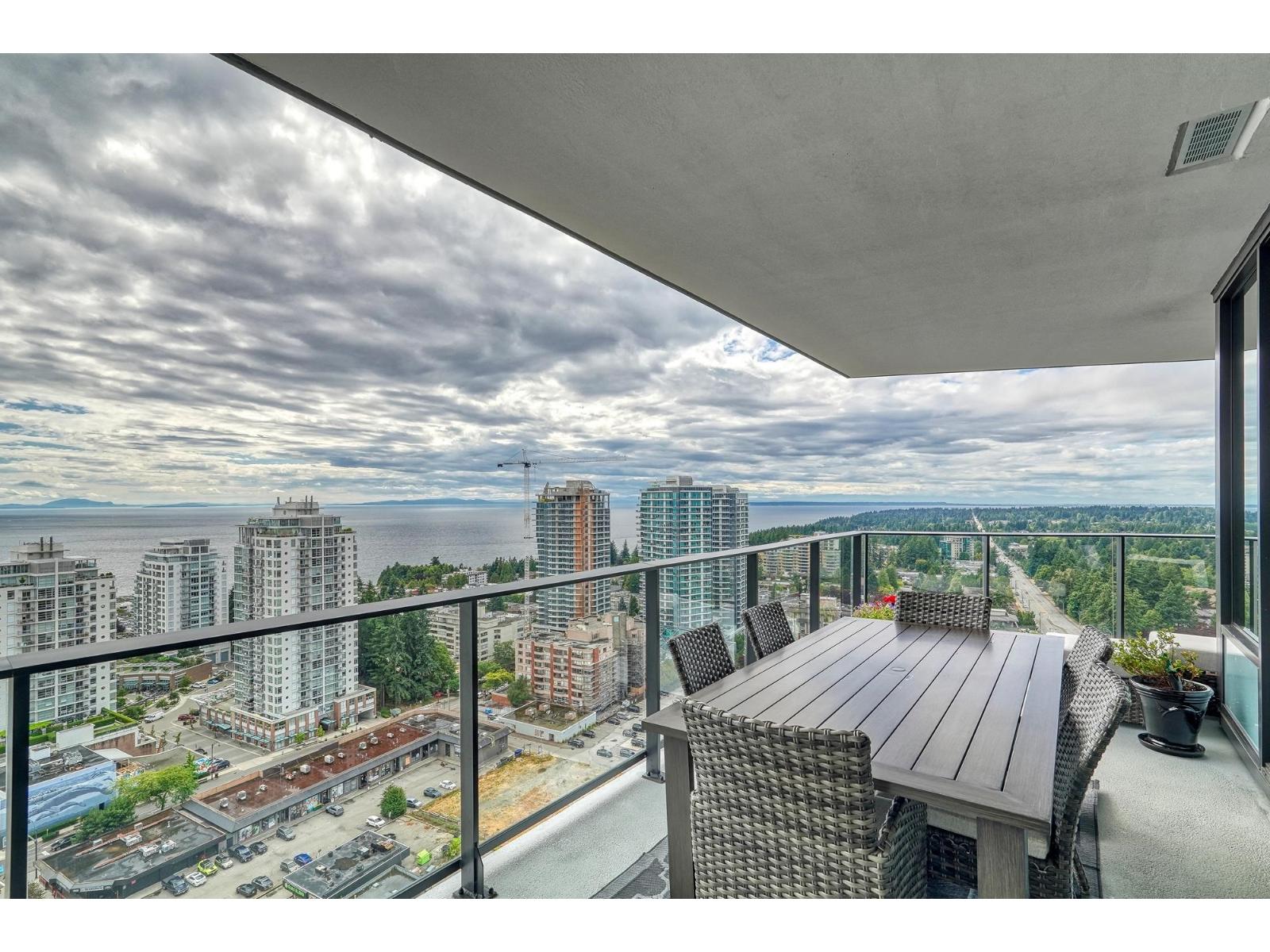 2305 1588 JOHNSTON ROAD, White Rock