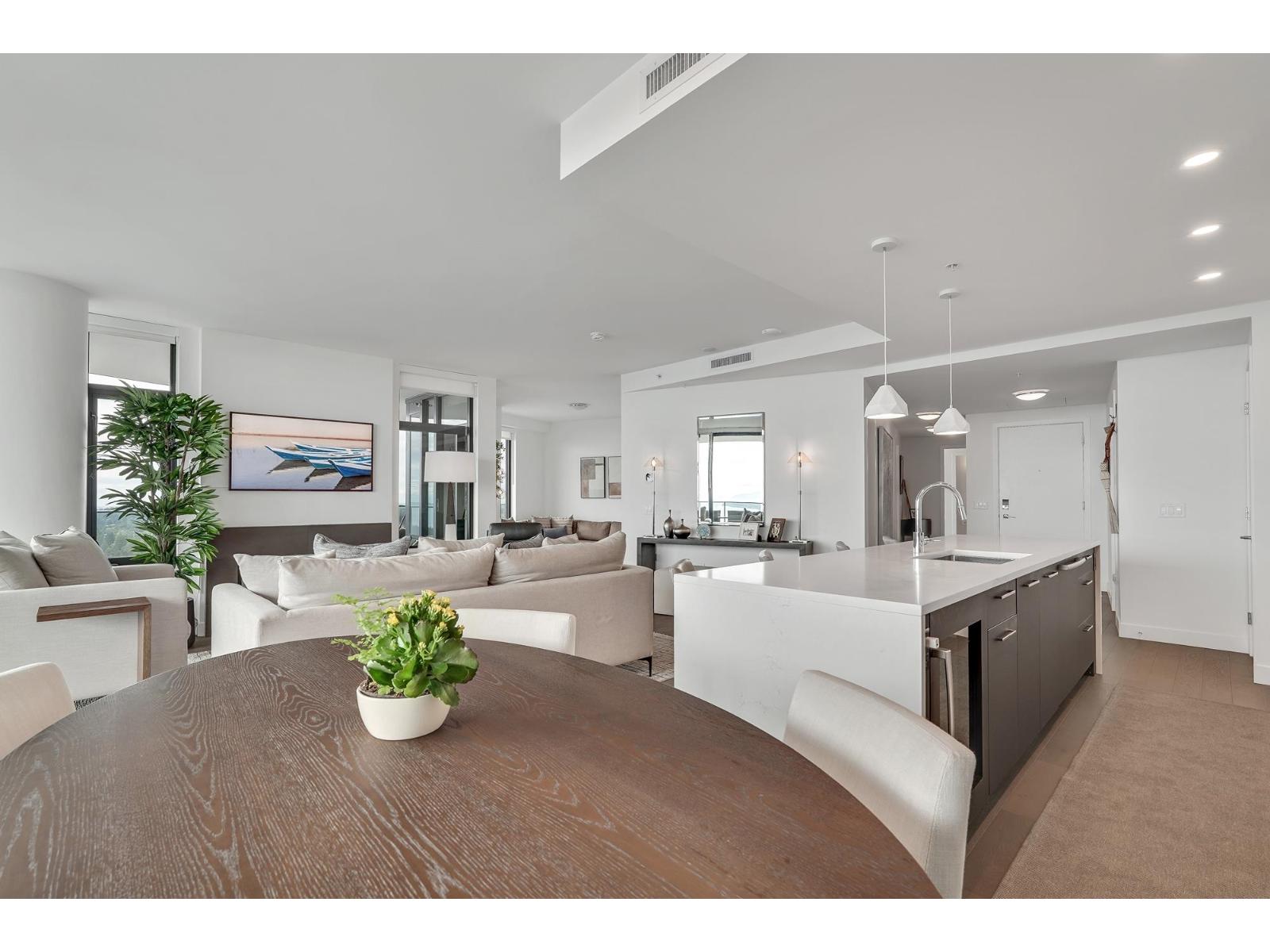 2305 1588 JOHNSTON ROAD, White Rock