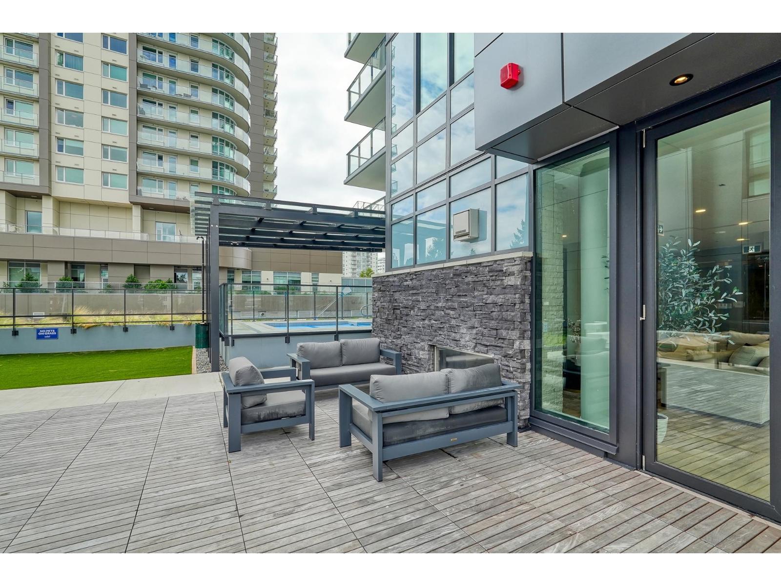 2305 1588 JOHNSTON ROAD, White Rock