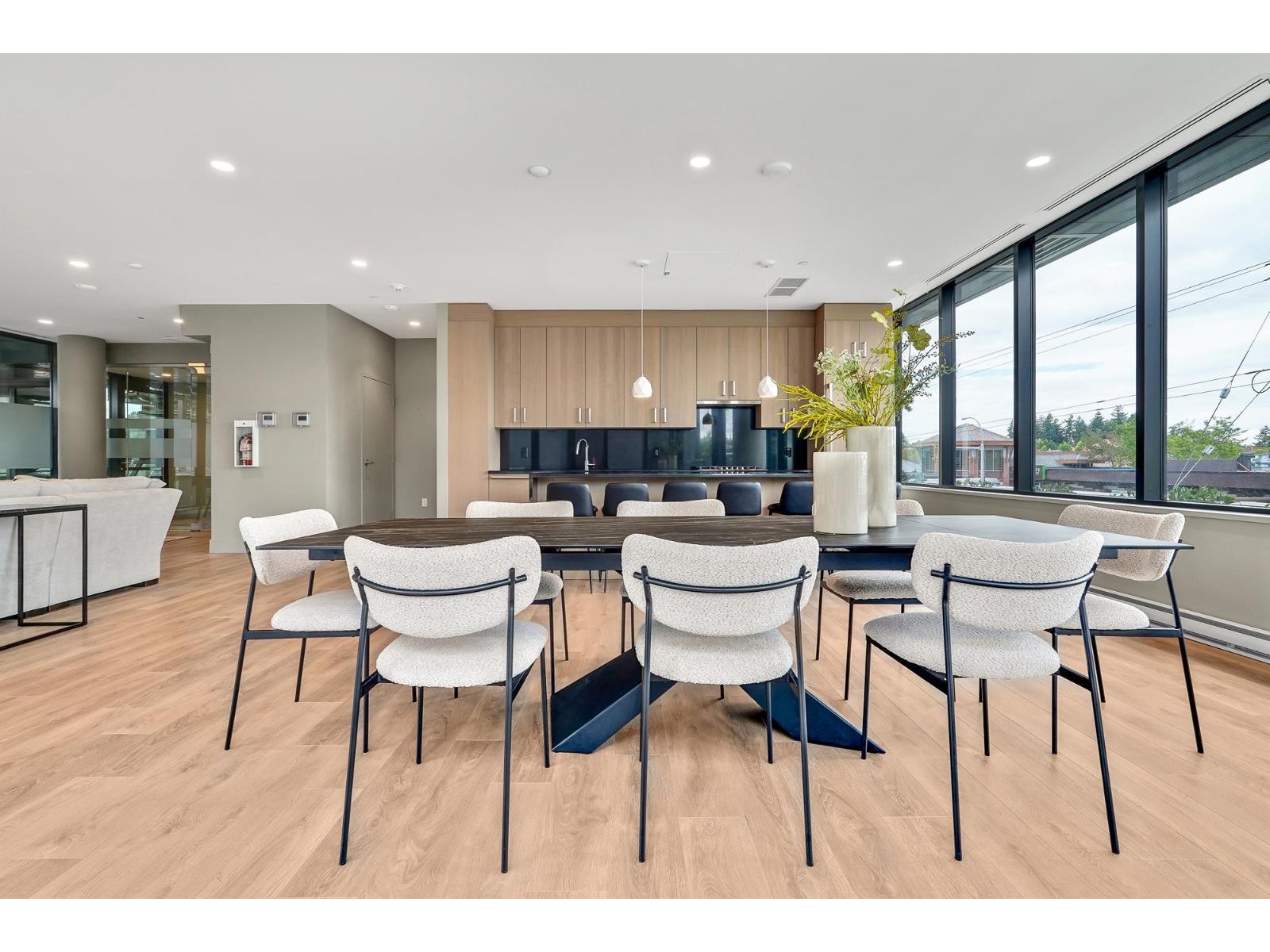 2305 1588 JOHNSTON ROAD, White Rock