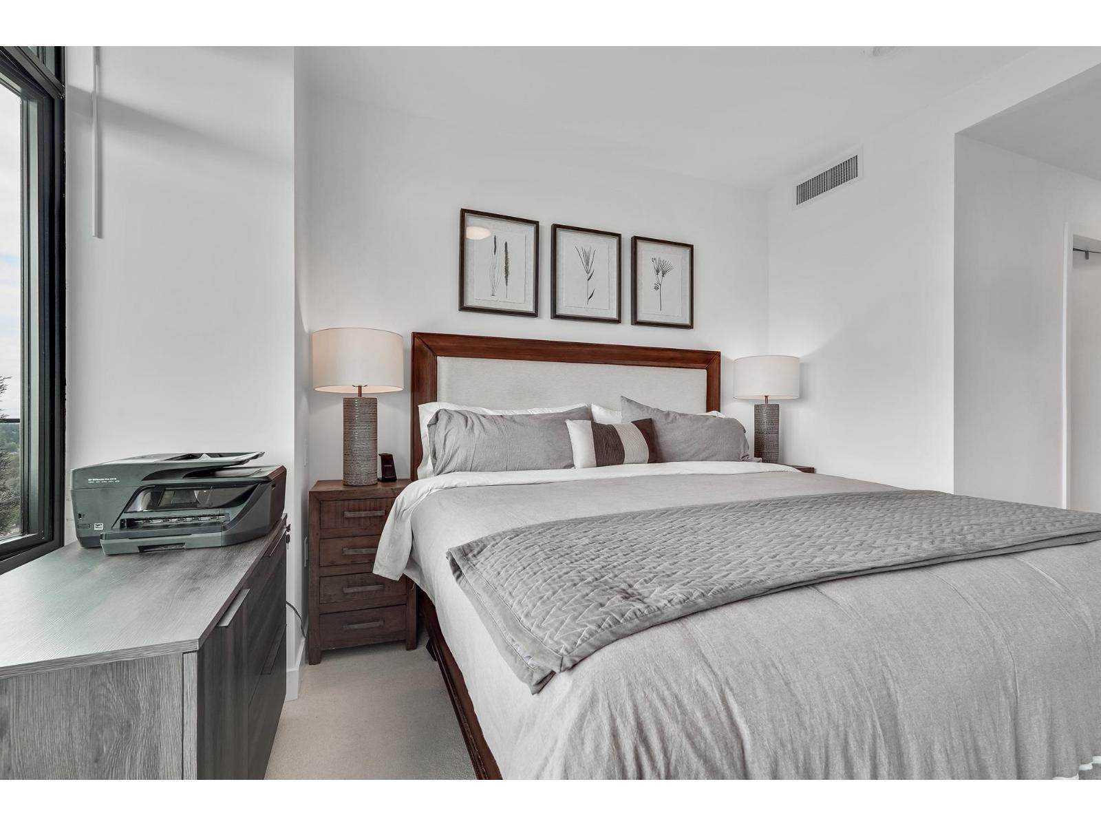 2305 1588 JOHNSTON ROAD, White Rock