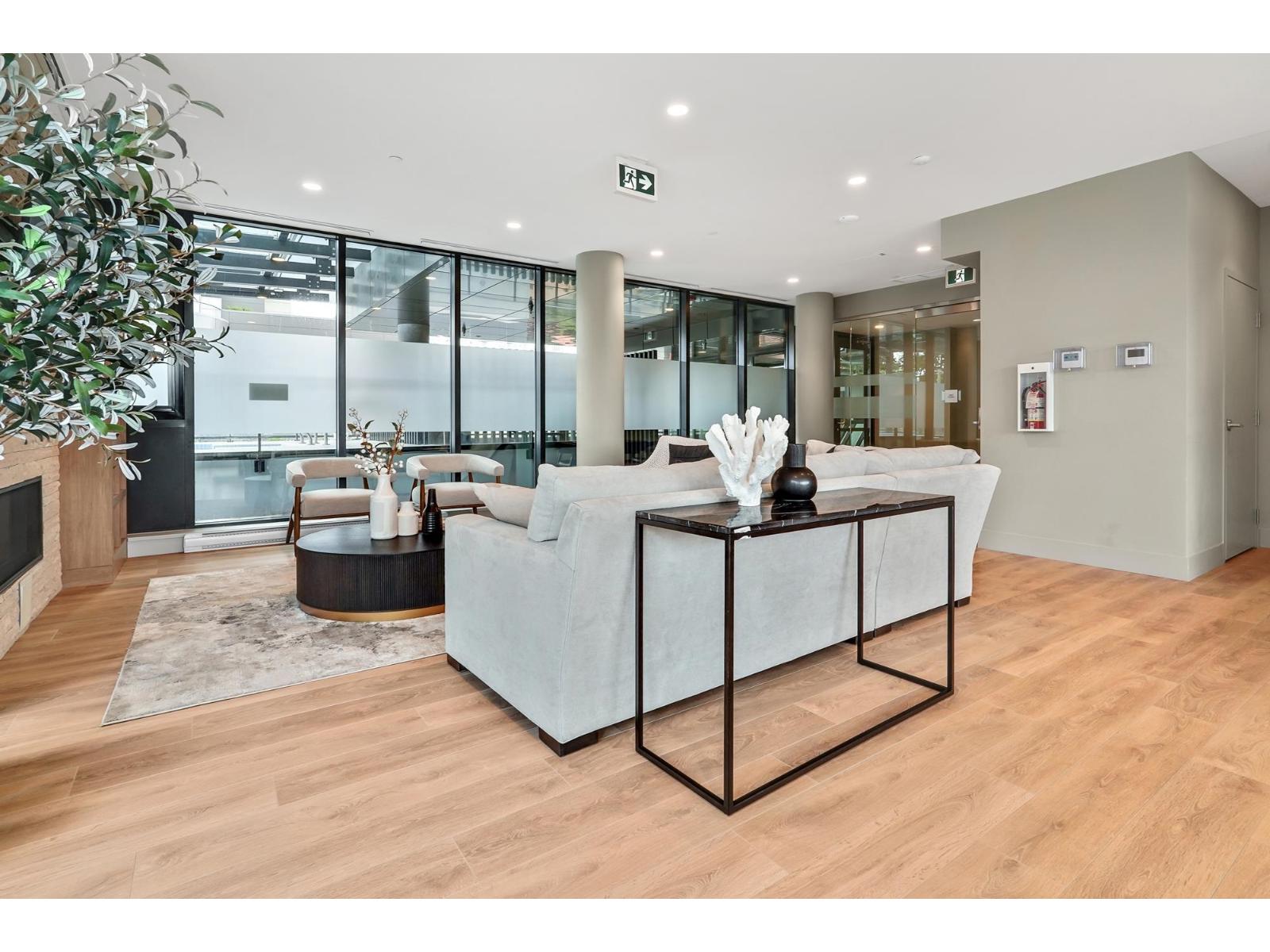 2305 1588 JOHNSTON ROAD, White Rock