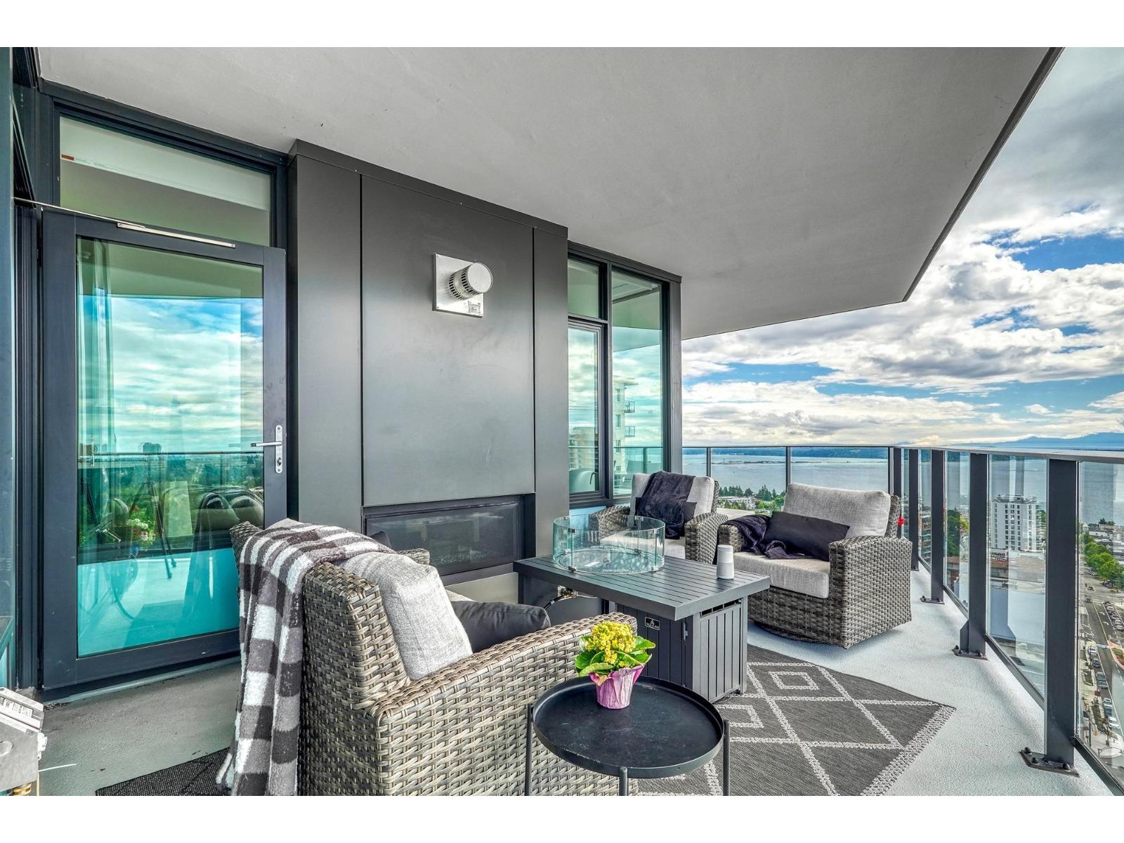 2305 1588 JOHNSTON ROAD, White Rock