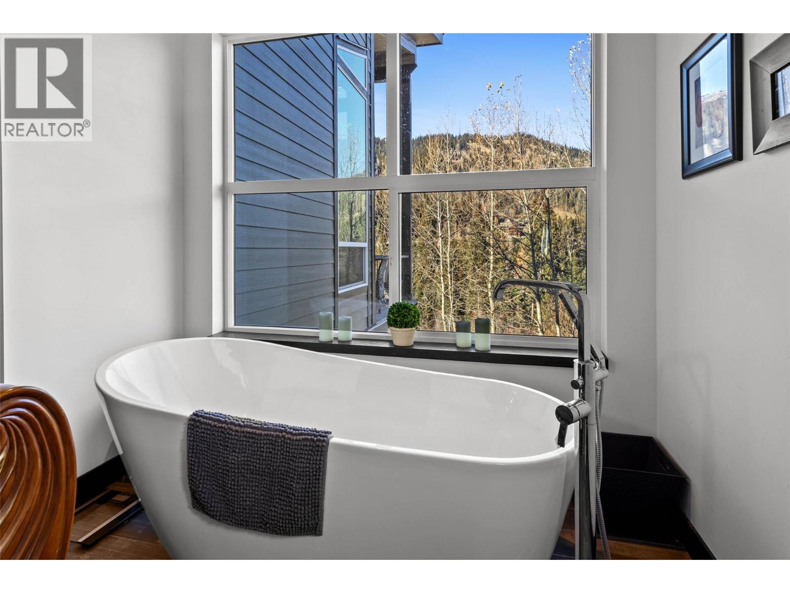 2418 Fairways Drive, Sun Peaks