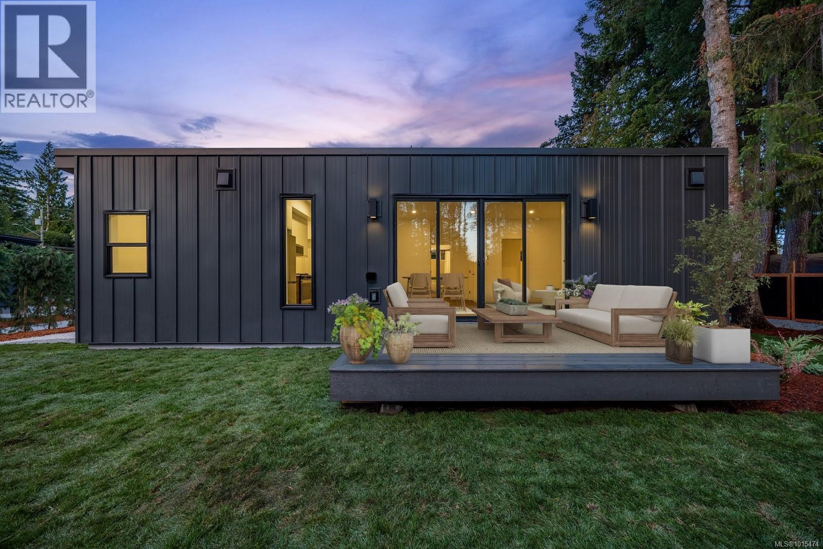 1927 Cumberland Rd, Courtenay