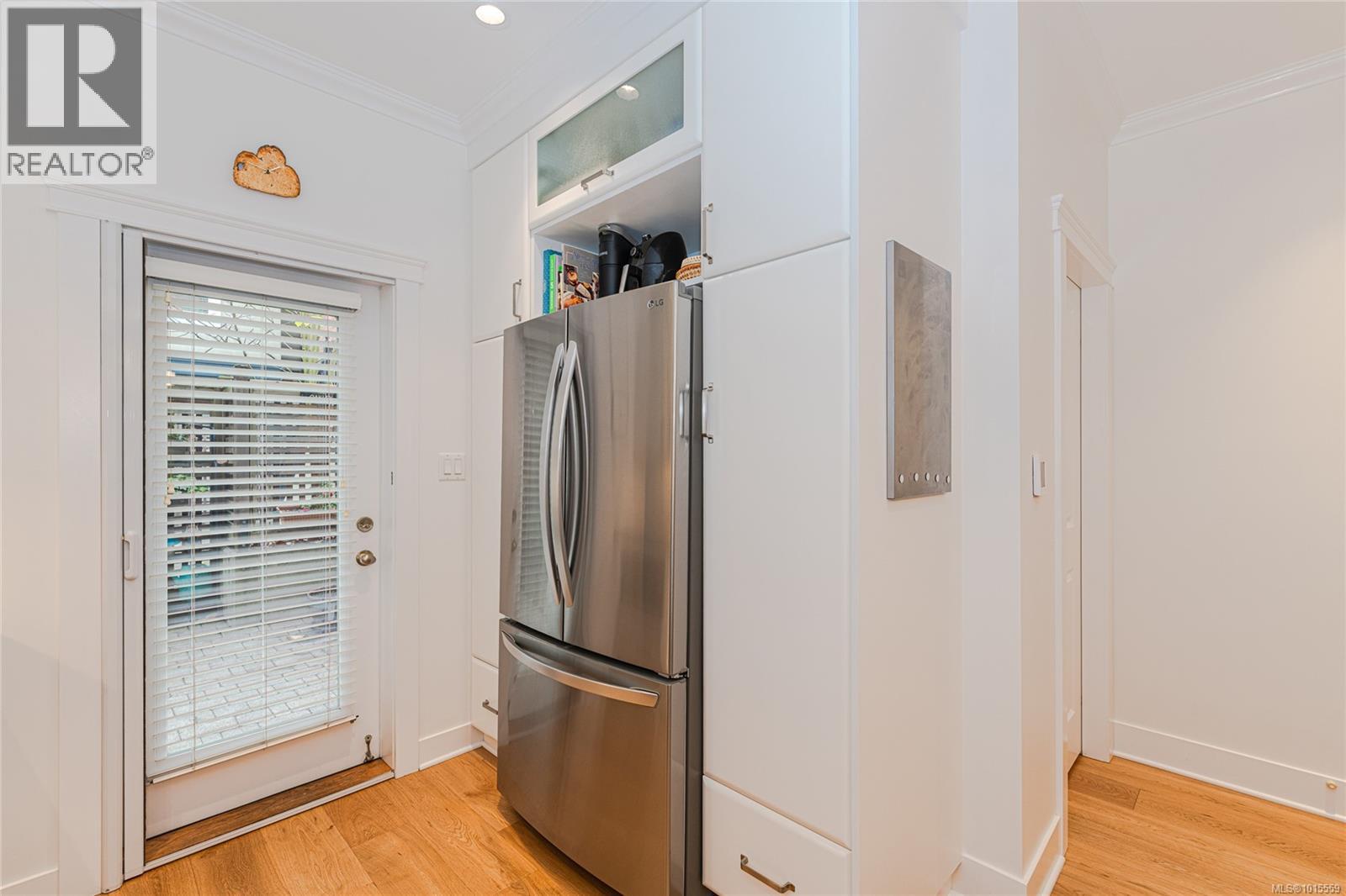 16 675 Superior Street, Victoria