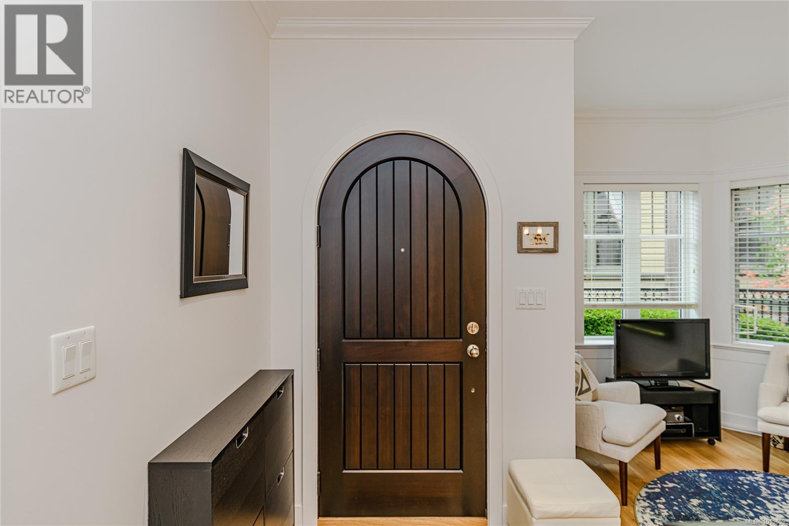 16 675 Superior Street, Victoria