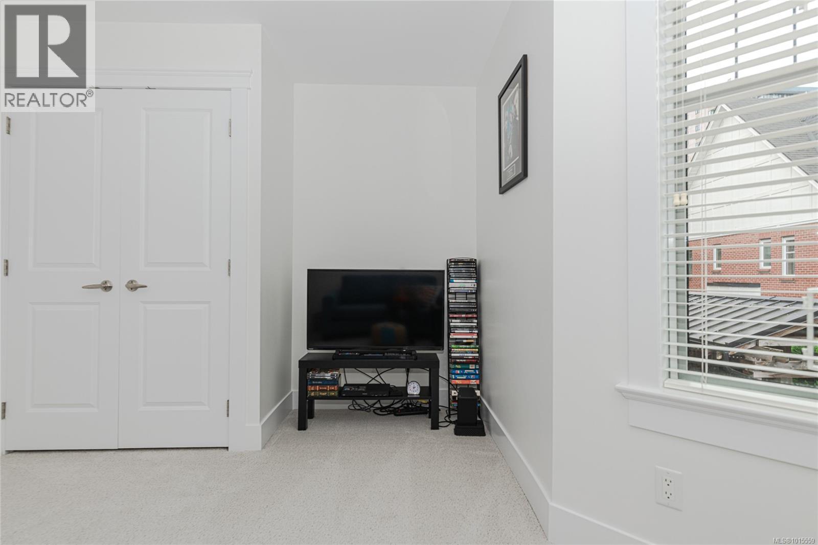 16 675 Superior Street, Victoria
