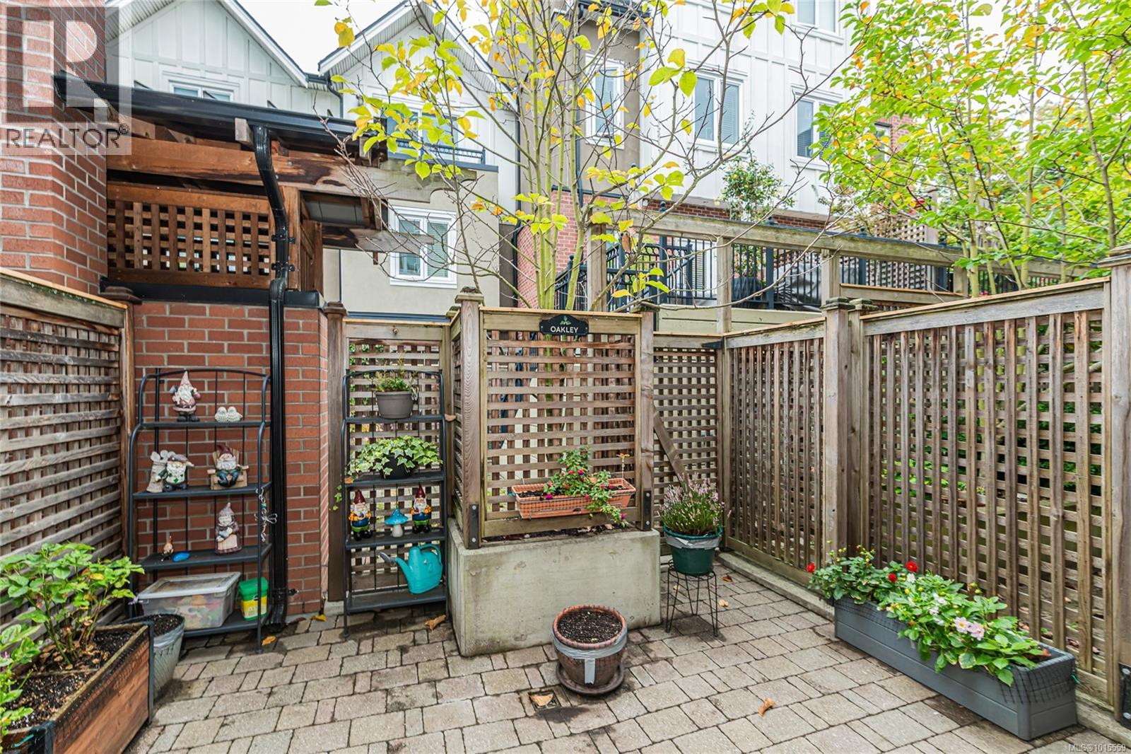 16 675 Superior Street, Victoria