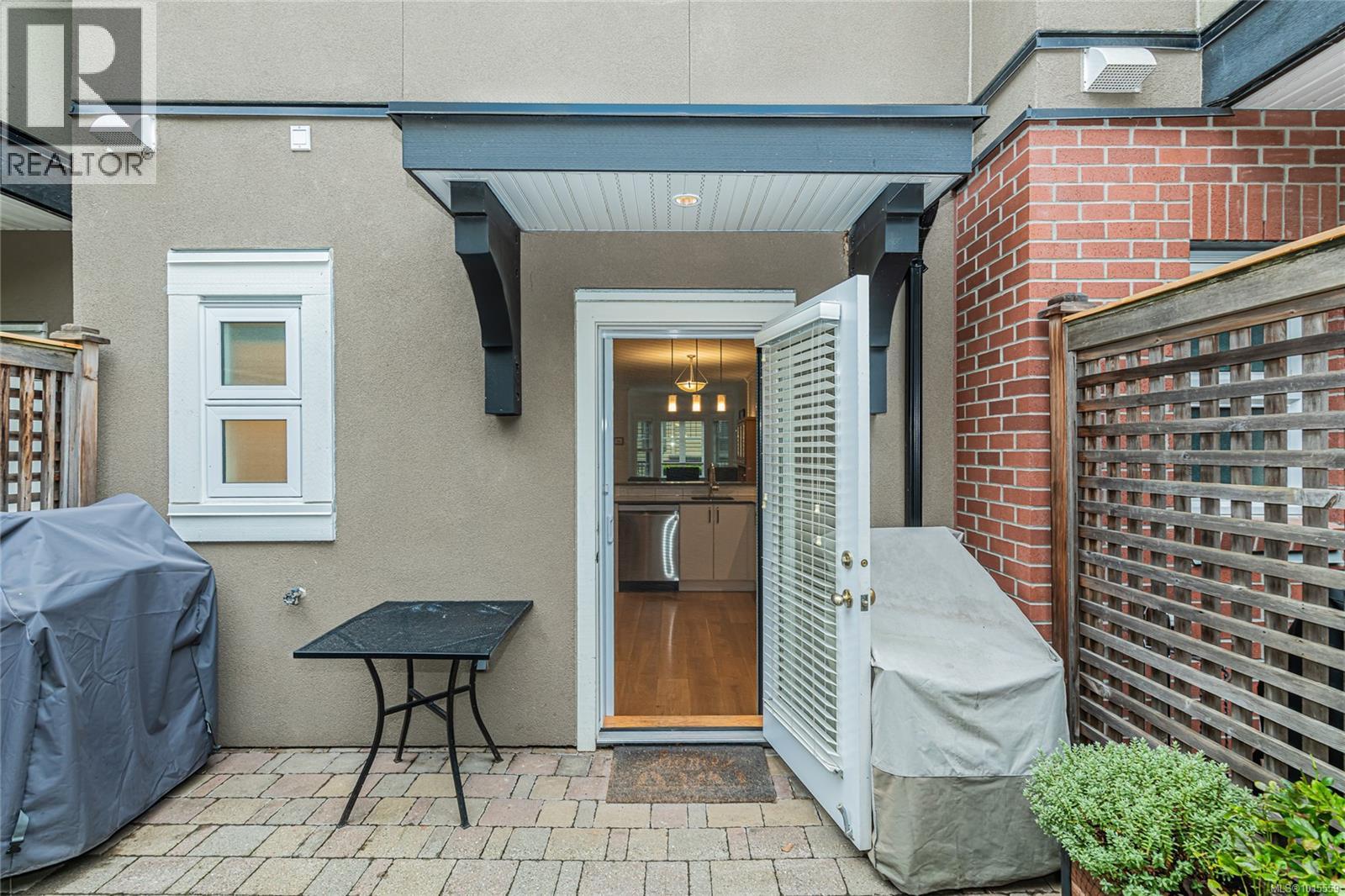 16 675 Superior Street, Victoria