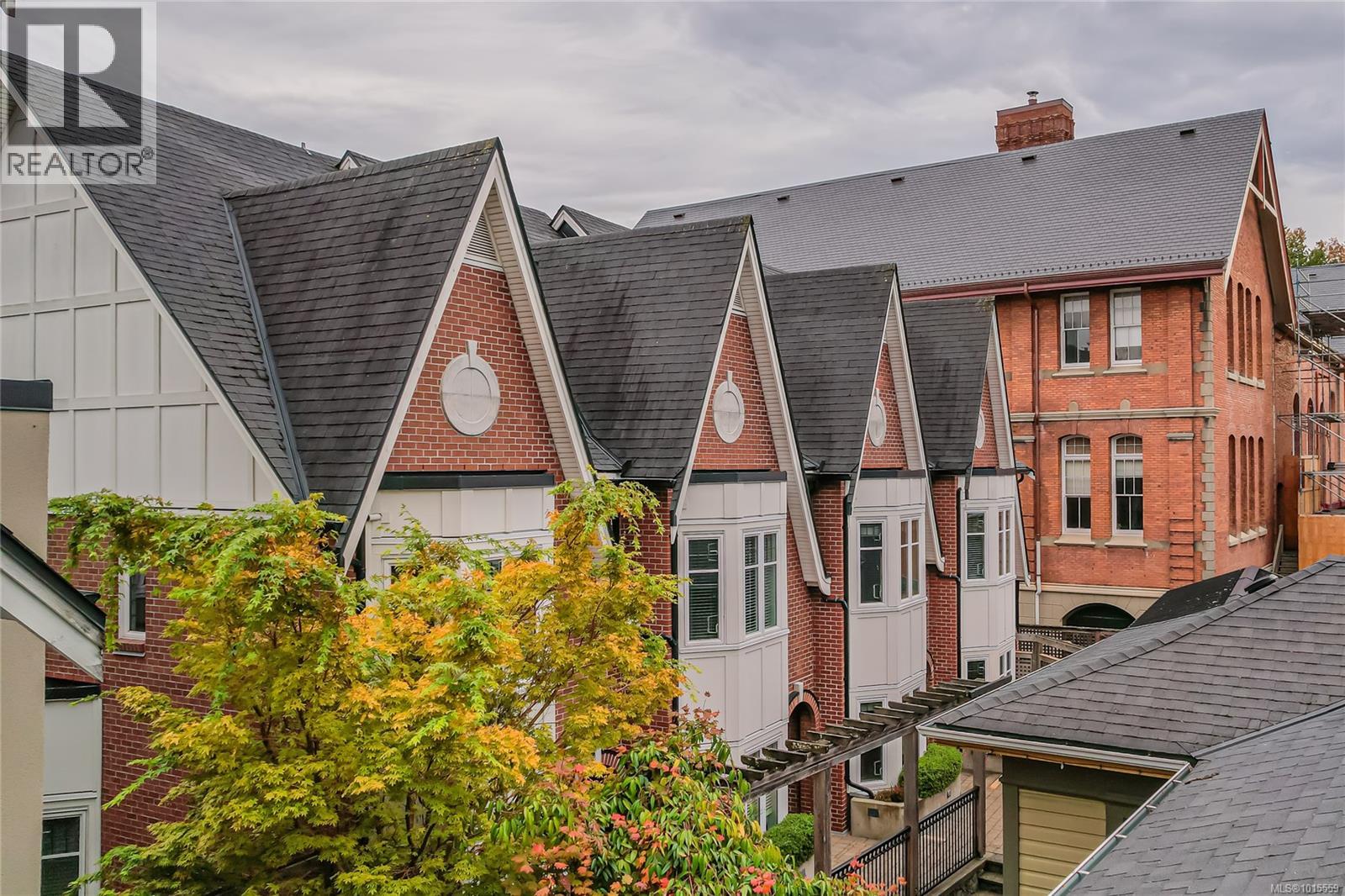 16 675 Superior Street, Victoria