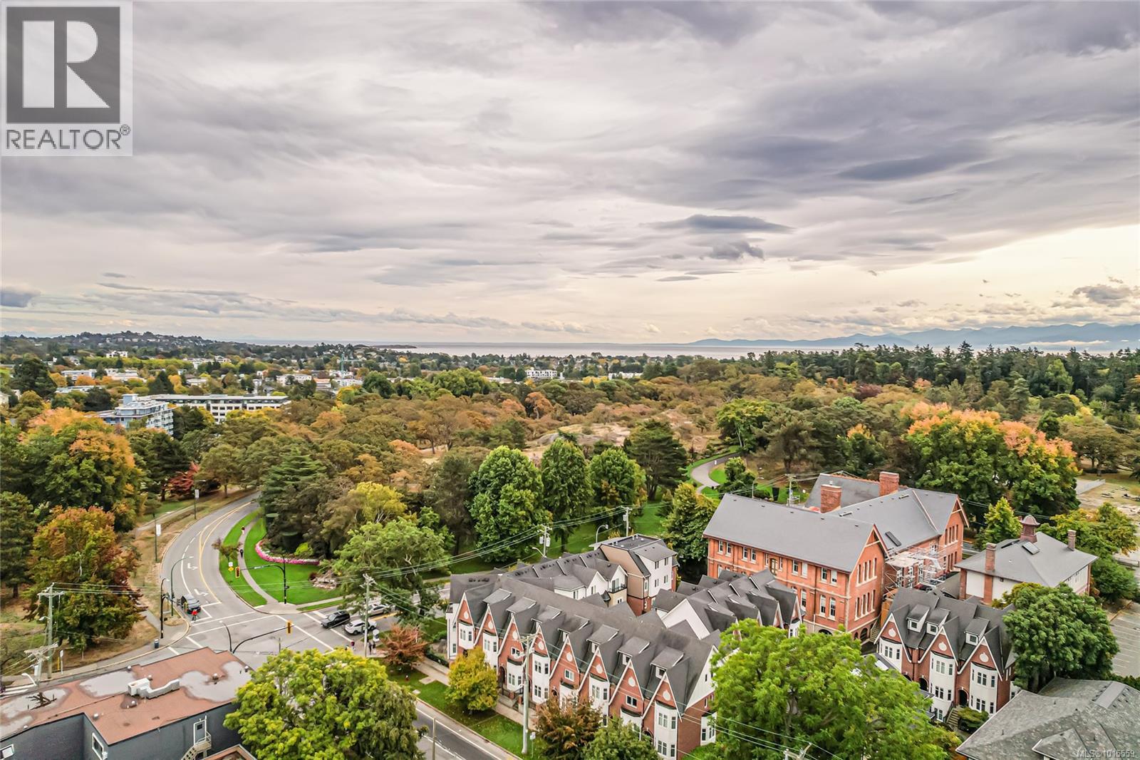 16 675 Superior Street, Victoria